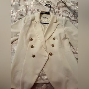 DO+BE Fitted White Blazer with Gold Buttons